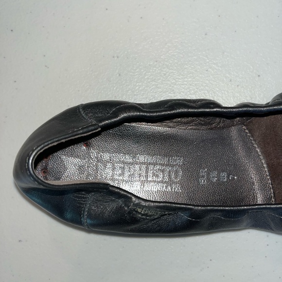 Grey and turquoise Mephisto ballet shoe with silver buckle. - Picture 3 of 3